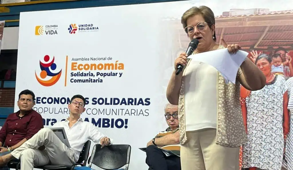 Gobierno Petro propone importante cambio para bienes de la mafia en Colombia Gloria Inés Ramírez, ministra de Trabajo, en asamblea nacional de economía solidaria, popular y comunitaria