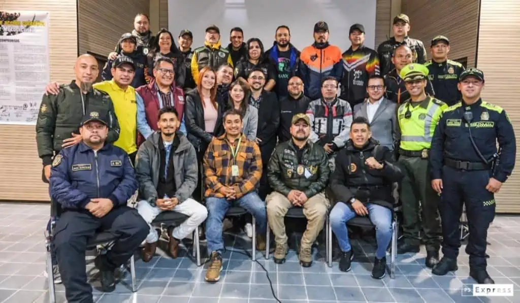 Moteros y Distrito Capital unen esfuerzos para mejorar la seguridad vial en Bogotá Moteros y Distrito Capital unen esfuerzos para mejorar la seguridad