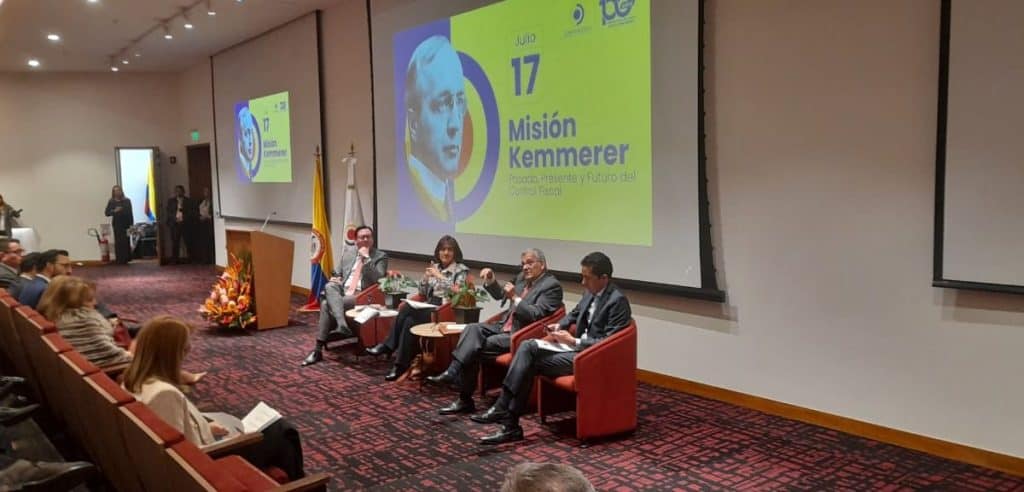 Así ve la codirectora un panorama de reformas en Colombia.