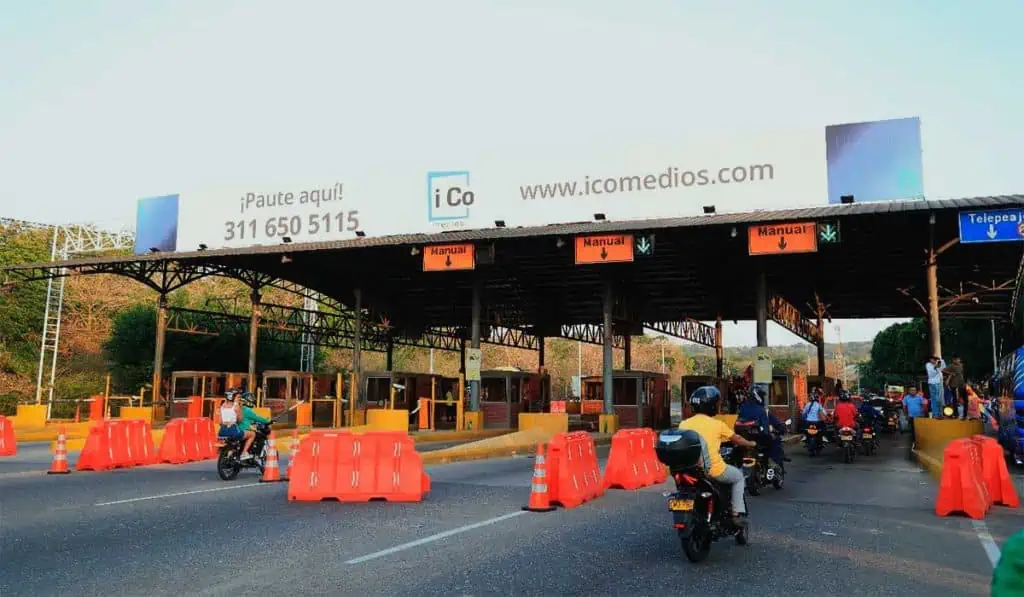 ¿En vilo segunda alza del precio de los peajes en Colombia?: Gobierno Petro habla Peaje Turbaco en la vía Cartagena Barranquilla corredor de carga