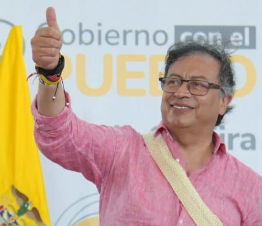 Petro en La Guajira_ compromisos en salud, agua y fin al carbón.