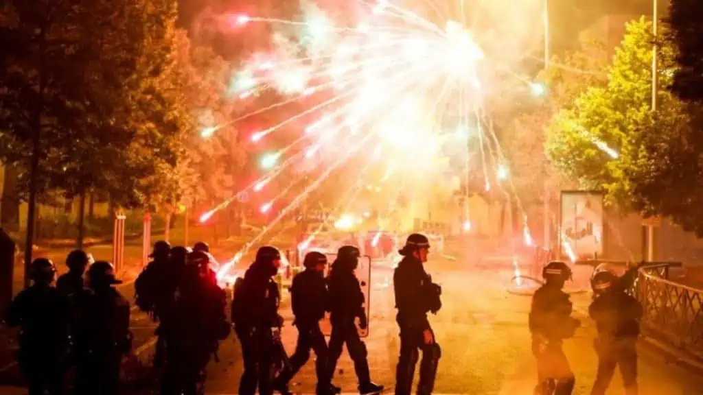Protestas en Francia: Cinco días de enfrentamientos agudizan la situación en el país Protestas en Francia, así avanzan en su quinto día
