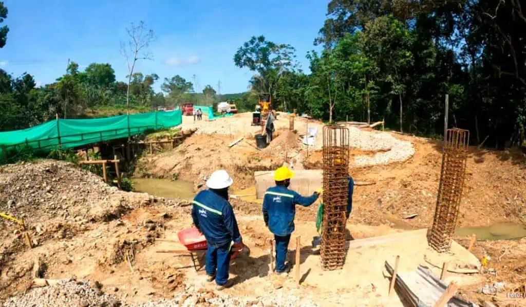 Los tres megaproyectos que el gobierno Petro ve en “inminente liquidación” Obras Transversal del Catatumbo