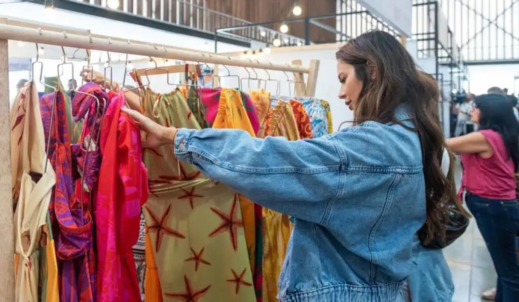 ¿Cuáles son las marcas que más importan ropa en Colombia? comerciantes en Colombia