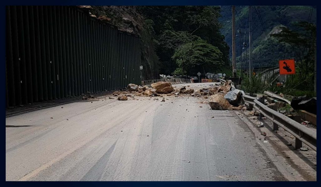 Así está la vía al Llano para particulares y transporte de carga