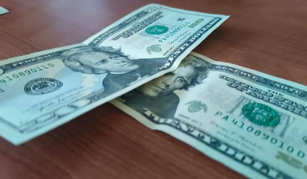 Por segundo día consecutivo, el dólar en Colombia termina a la baja Dólar en Colombia