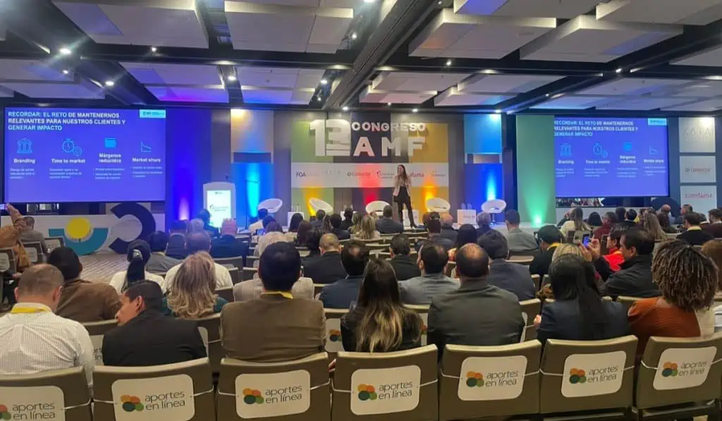 El microcrédito en la agenda pública: Las acciones del gobierno en favor de la economía popular El microcrédito en la agenda pública_ Las acciones del gobierno