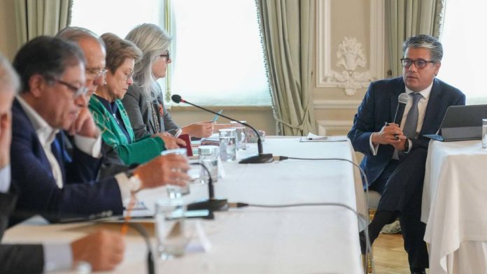 Germán Arce Gustavo Petro Germán Arce Gustavo Petro relación empresas Colombia y Gobierno Nacional