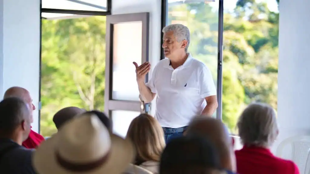 Entrevista | Estas son las propuestas de Luis Bernardo Vélez para la Alcaldía de Medellín Luis Bernardo Vélez, candidato a la Alcladía de Medellín