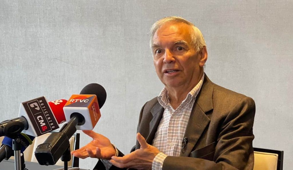 MinHacienda de Colombia prevé que inflación se ubique sobre 11 %.