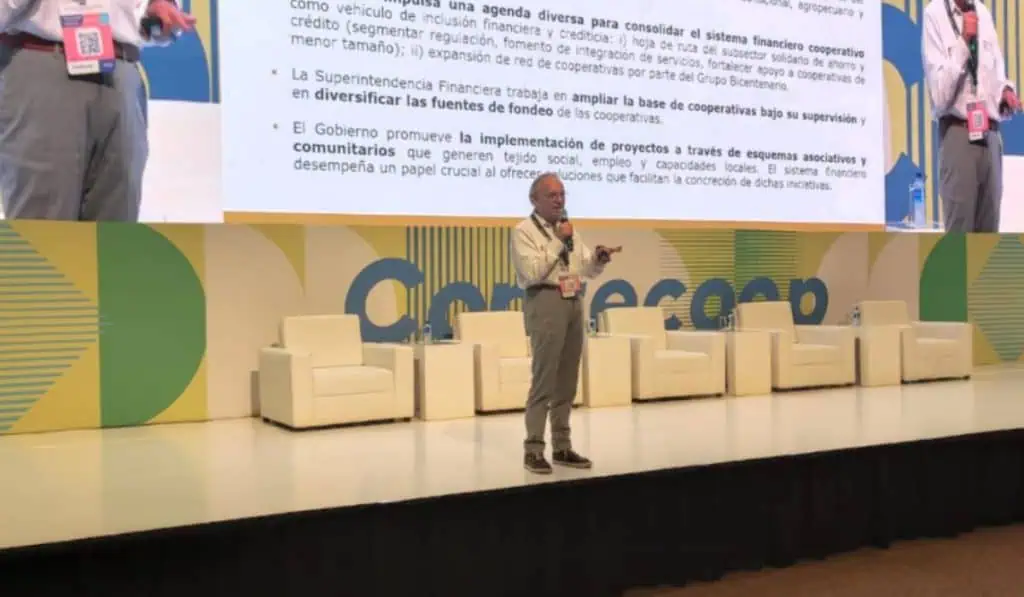 MinHacienda propone que cooperativas sean proveedoras del sector público Reforma laboral