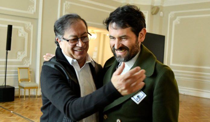 Presidente Petro con el representante Juan Carlos Lozada Presidente Petro con el representante Juan Carlos Lozada