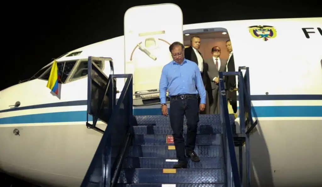 El presidente Gustavo Petro llegó a Costa Rica: su viaje internacional número 23 Presidente de Colombia, Gustavo Petro llegando a Costa Rica