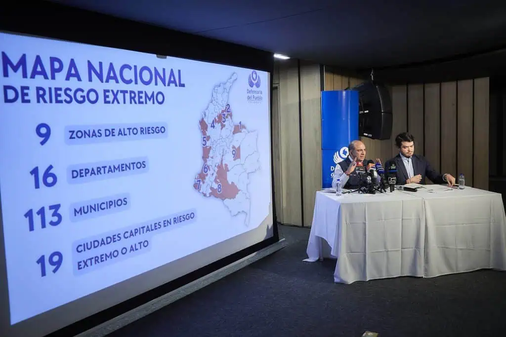 Petro contradice a Defensoría: “No hay 300 municipios en riesgo en las elecciones, hay 17” Alerta electoral de la Defensoría del Pueblo.