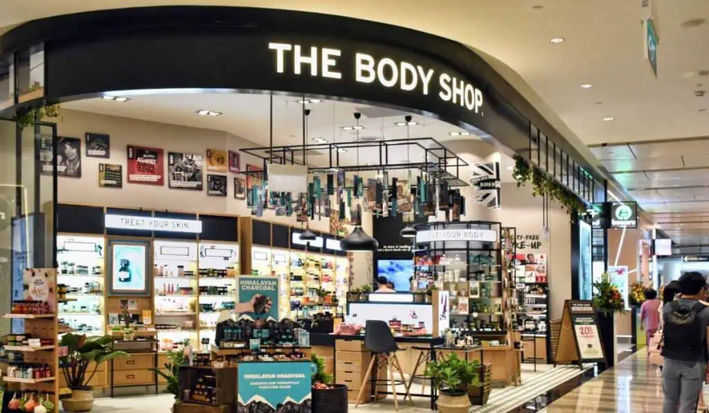 Propietario de Avon y Natura considera venta de The Body Shop; ingresos del grupo crecieron 1,9 % The Body Shop