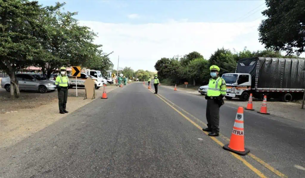 Transporte: 1,6 millones de vehículos se movilizarán por Colombia durante este puente festivo Vehículos de carga