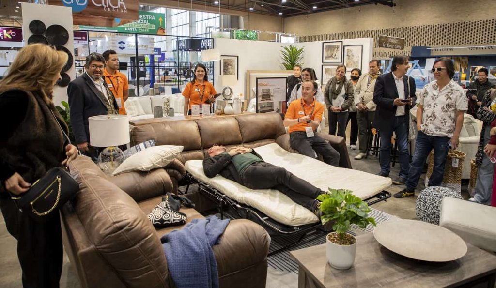 Ashley Furniture participa en la Feria del Hogar 2023. Foto: Corferias 