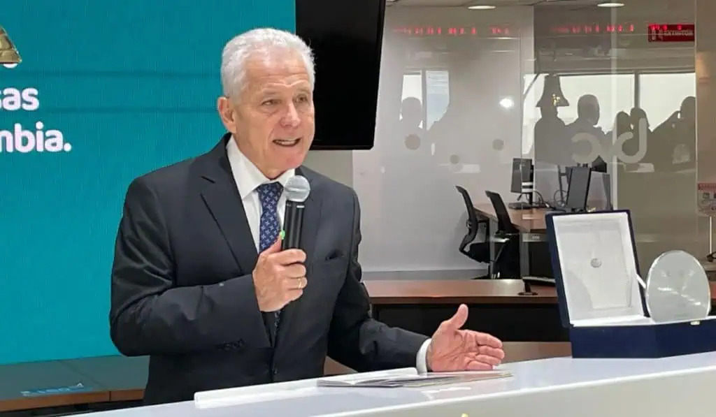 Ahora | Carlos Mario Giraldo se retira de la gerencia general de Grupo Éxito Carlos Mario Giraldo, presidente de Grupo Éxito, en rueda de prensa en la Bolsa de Valores de Colombia (bvc)