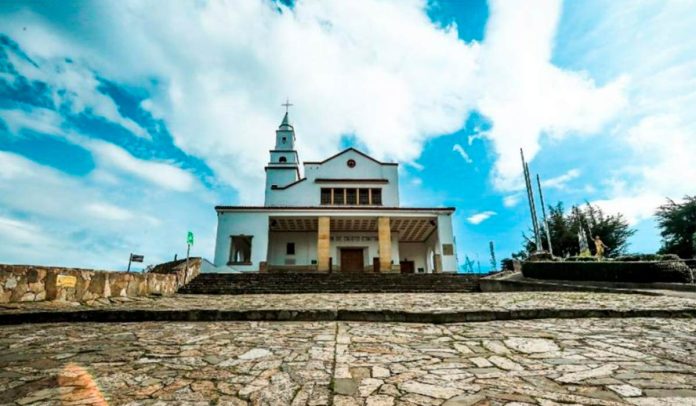 Cerro monserrate El cerro de Monserrate hará cambios a su funicular durante septiembre.