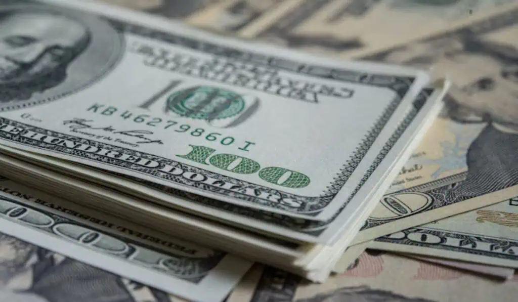 ¿Por qué está cayendo tanto el dólar en Colombia al cierre de 2023? Dólar en Colombia.