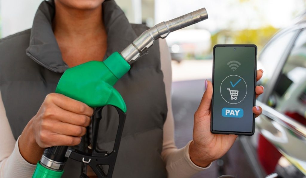 En Colombia hay 6.200 estaciones de gasolina. 