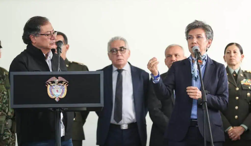 Petro y Claudia López anuncian medidas para Bogotá: policías administrativos saldrán a las calles Gustavo Petro, presidente de Colombia y Claudia López, alcaldesa de Bogotá.