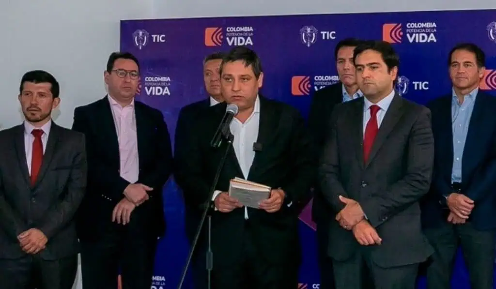 MinTIC revela billonario plan para conectividad con operadores en Colombia MinTic anuncia inversión billonaria