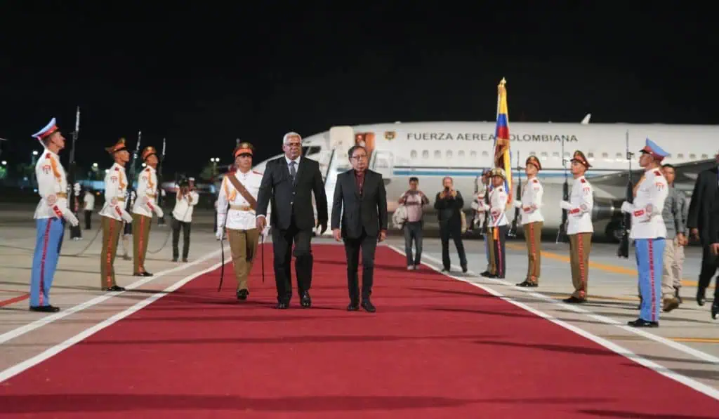 Presidente Petro llega a Cuba para unirse a la Cumbre del G77 + China Presidente Petro llega a Cuba