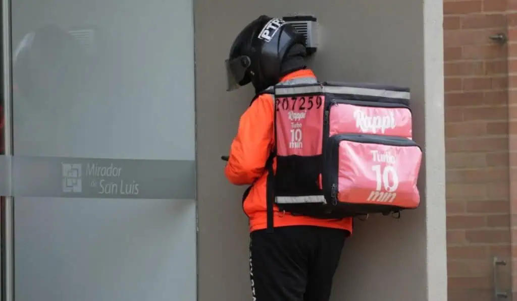 Supersociedades sancionó a Rappi por $707 millones, ¿cuáles son las razones? trabajadores en plataformas digitales de Colombia