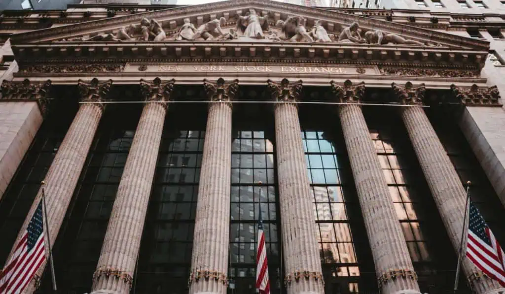 Premercado | Bolsas estables previo a día de Acción de Gracias en EE. UU; reacciones a actas de la Fed Wall Street