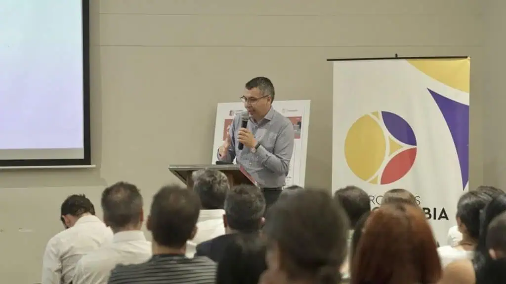 Las megaobras de acueductos, hospitales y universidades que alista Colombia por APP William Camargo, ministro de Transporte de Colombia