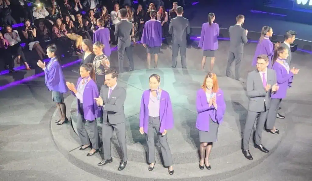 Estudiantes de la UPB diseñaron los nuevos uniformes de Wingo Nuevos uniformes de Wingo