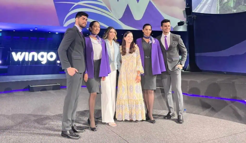 Estudiantes de la UPB diseñaron los nuevos uniformes de Wingo Nuevos uniformes de Wingo
