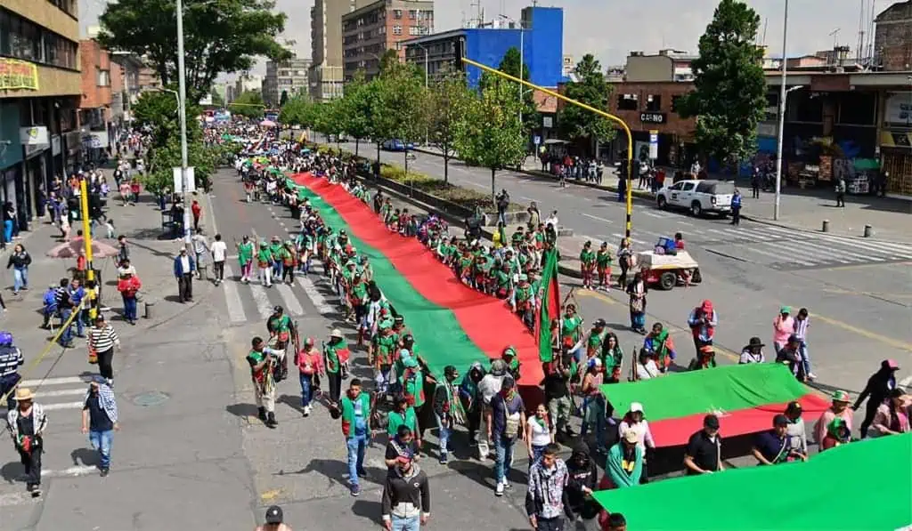 Balance de movilidad en ciudades principales por las marchas del 27 de septiembre Así arrancó la marcha en Bogotá para llegar a la Plaza de Bolívar.