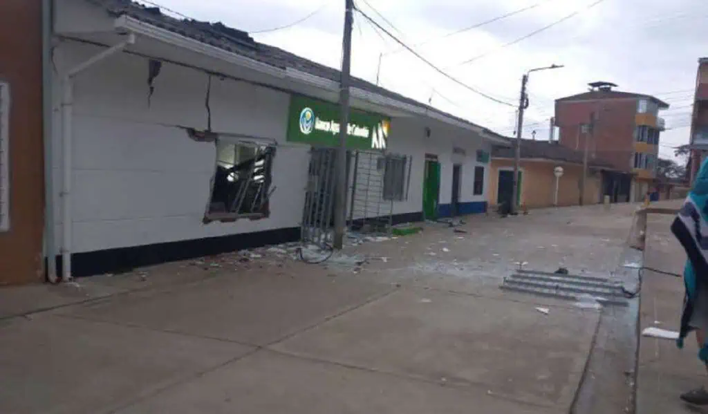 Atacan con explosivos al Banco Agrario en el municipio de Jambaló (Cauca) Atacan con explosivos al Banco Agrario en el municipio de Jambaló (Cauca)