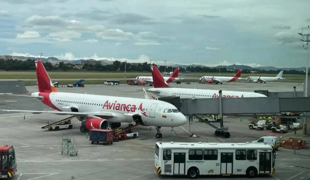 Las megaobras que Odinsa y Macquarie buscan realizar en el aeropuerto El Dorado Aviones de Avianca en el aeropuerto El Dorado de Bogotá