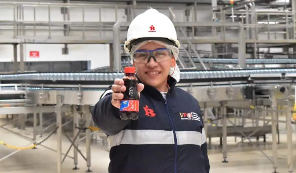 Bavaria anuncia que el 100 % de sus botellas plásticas serán hechas con material reciclado Bavaria, anuncia que el 100% de sus botellas plásticas serán con material reciclado