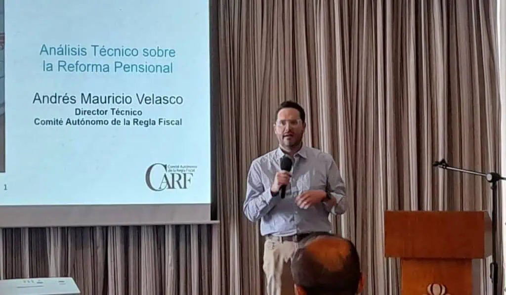 Comité de Regla Fiscal alerta por mayores gastos que traería la reforma pensional Carf sobre reforma pensional en Colombia