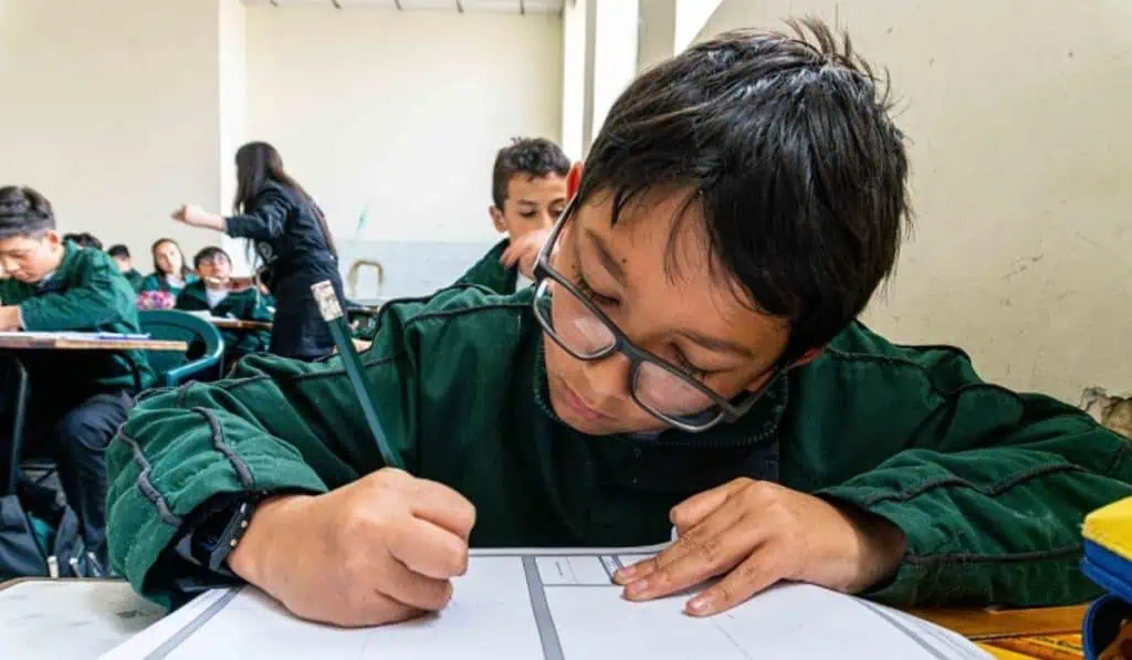Sube el precio de la matrícula de colegios privados en Colombia: aumento será desde el 11,4 % Matrícula de colegios