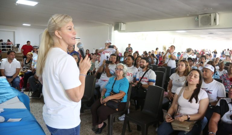 Dilian Francisca Toro va por segundo periodo en la Gobernación del Valle
