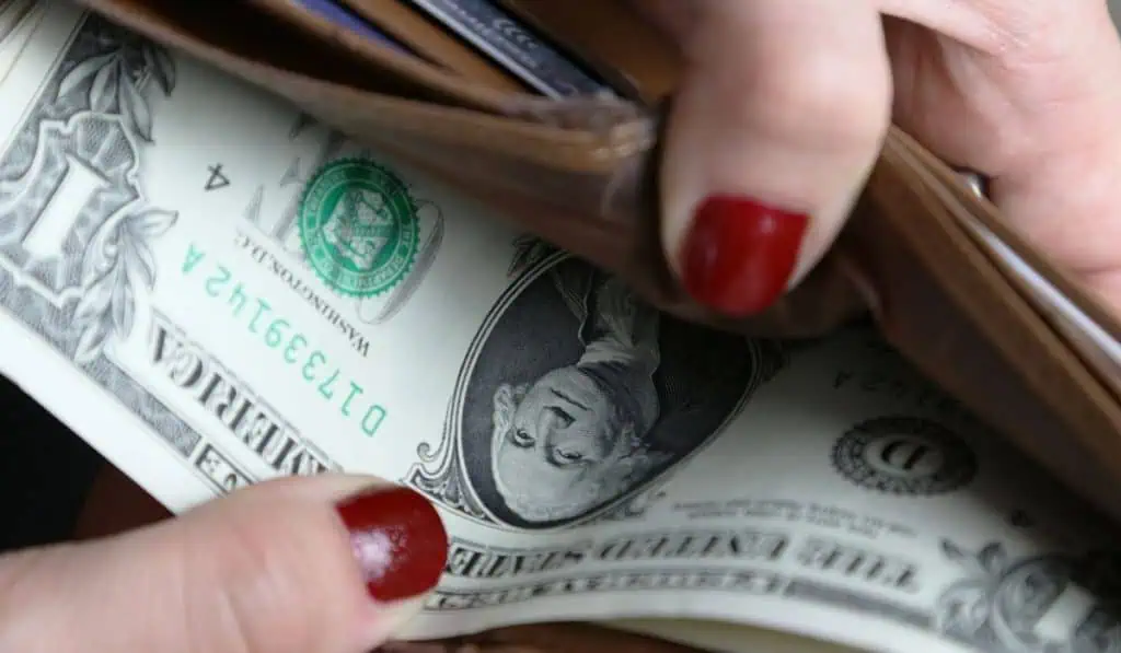 Dólar en Colombia: de rozar los $5.000 a bajar a los $3.800, así le fue en 2023 Dólar