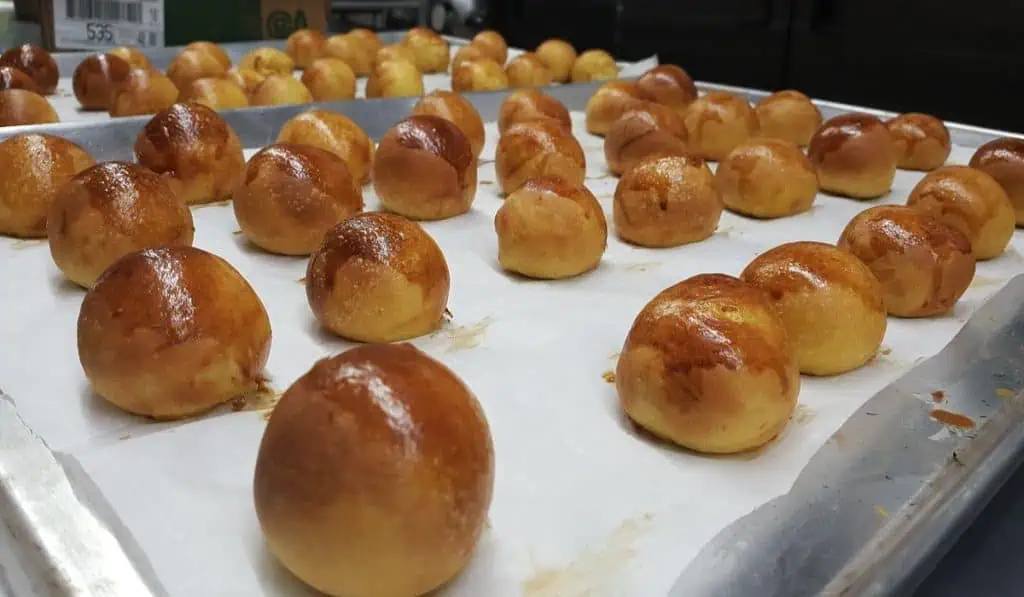¿Se va a poner más caro el pan de barrio por nuevos impuestos saludables en Colombia? El precio del pan en Colombia podría volver a subir