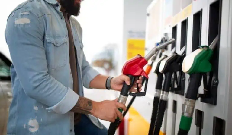 Gasolina en Colombia. Imagen: Freepik