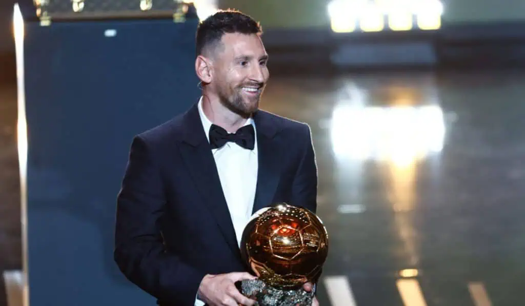 Lionel Messi, ganador del Balón de Oro por octava vez Lionel Messi, gana por octava vez el Balón de Oro.