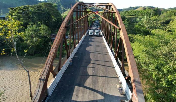 Puente el Alambrado abre su paso en Colombia Puente el Alambrado abre su paso en Colombia