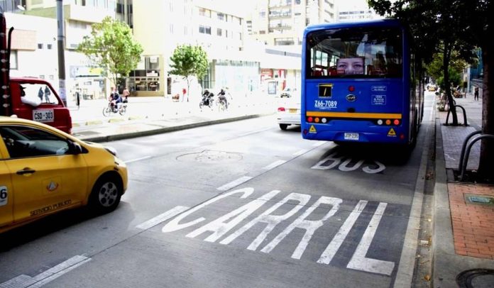 SITP Carriles preferenciales en Bogotá deben respetarse.