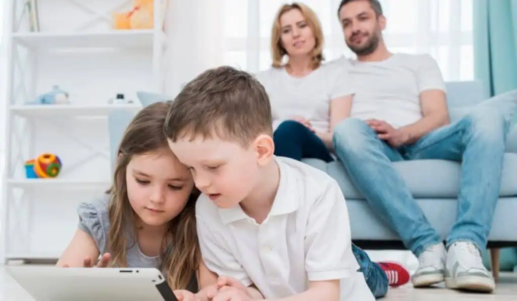 ¿Cómo activar el control parental en dispositivos para controlar el acceso a los menores? control parental