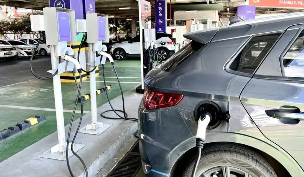 Carga de vehículos eléctricos en Bogotá: conozca las cinco zonas de carga pública Carga de vehículos eléctricos