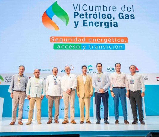 Trabajo entre sector público y privado es clave para la transición energética en Colombia