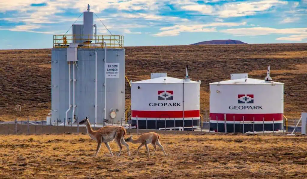 GeoPark firma acuerdo con Servicom para desinvertir en sus operaciones de Chile Fitch Ratings dio su ‘bendición’ a la compra de GeoPark en Vaca Muerta y dejó su calificación estable
